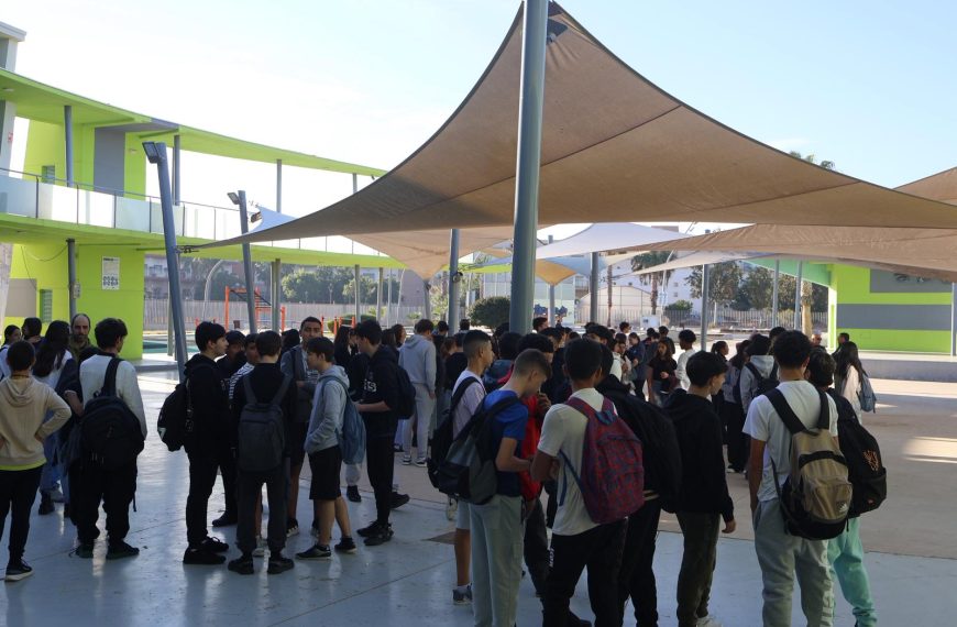 Alumnos de los institutos de San Pedro del Pinatar se suman a la campaña GRITA!