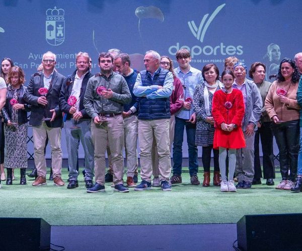 Los V Premios al Deporte Pinatarense ponen en valor a deportistas y clubs locales