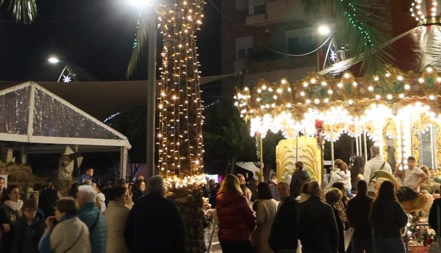 San Pedro del Pinatar ilumina el Pueblo de la Navidad