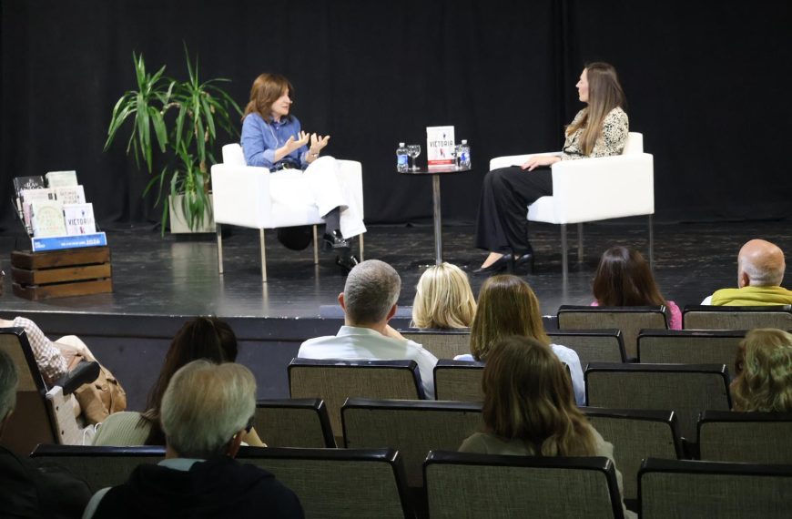 Paloma Sánchez-Garnica defiende la lectura como instrumento revolucionario para afrontar el mundo