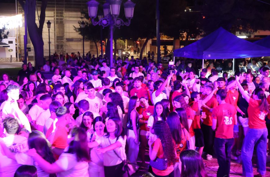 San Pedro del Pinatar da el pistoletazo de salida a sus Fiestas Patronales con un multitudinario chupinazo