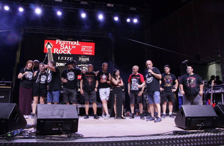 Sal de Rock convierte Lo Pagán en el gran templo del rock con una noche de guitarras, emoción y hermandad 