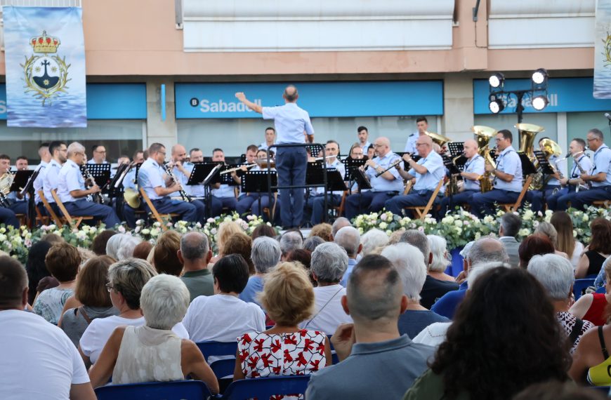La Unidad de Música de la Academia General del Aire y del Espacio ofreció un brillante concierto como antesala de las fiestas de la Virgen del Carmen
