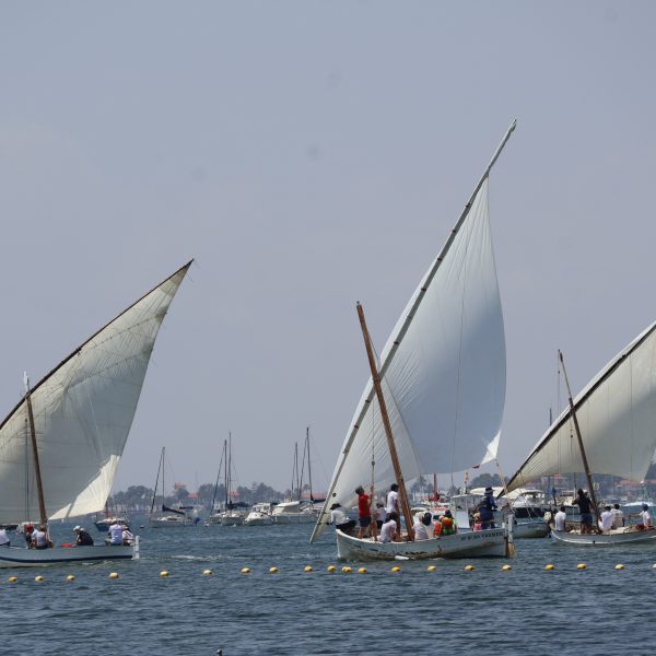 Virgen del Carmen y La Conchita vencen en la V Regata de Vela Latina en honor a la patrona de los mares
