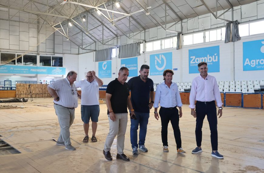 Ayuntamiento y CARM sustituyen el pavimento deportivo del Pabellón Príncipe de Asturias