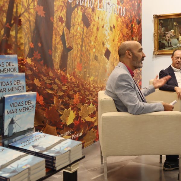 Enrique Fuster del Alcázar recorre las historias y voces vinculadas al Mar Menor