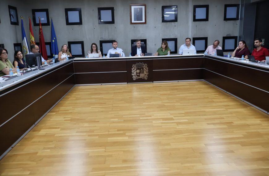 El Pleno aprueba más de un millón de euros para inversiones en calles, servicios y equipamientos públicos